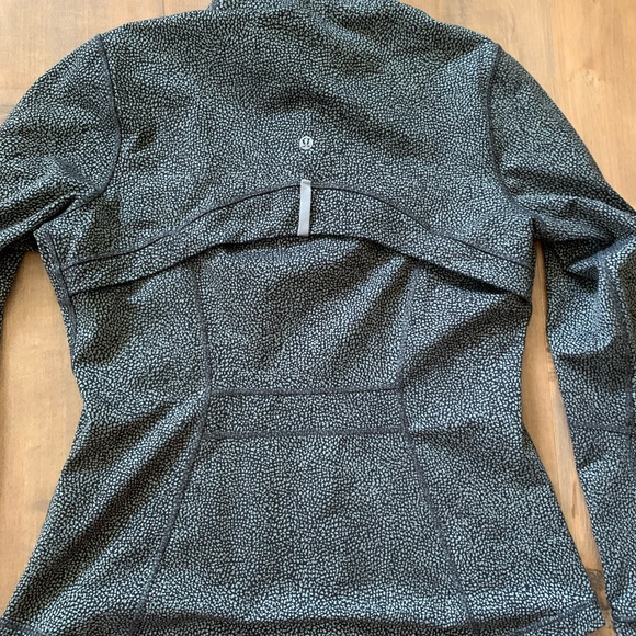 Lululemon define jacket in size 12. - Picture 2 of 3